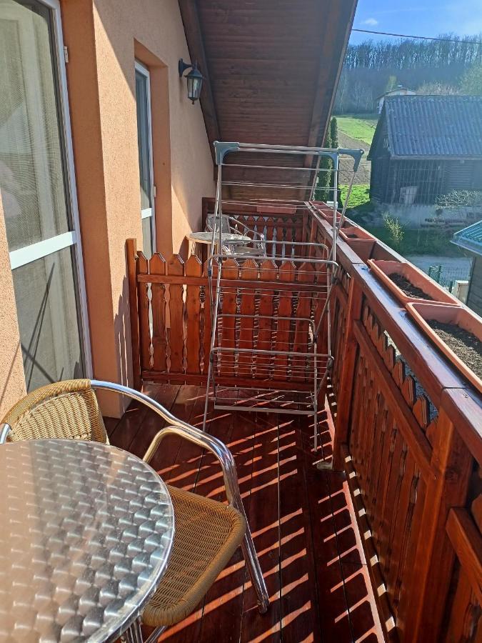 Apartman Zlata Rybka Podhájska Eksteriør billede