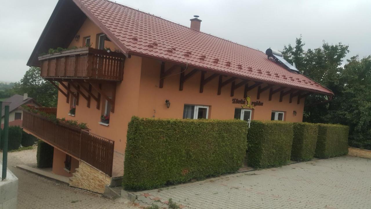 Apartman Zlata Rybka Podhájska Eksteriør billede